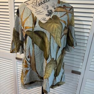 NWOT-  Papaya Leaf Print V-Neck Women's Top